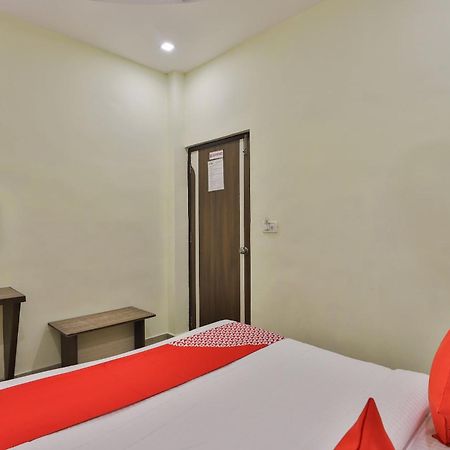 Oyo Flagship 19003 Hotel Rudra Mahal Αχμπανταμπάντ Εξωτερικό φωτογραφία