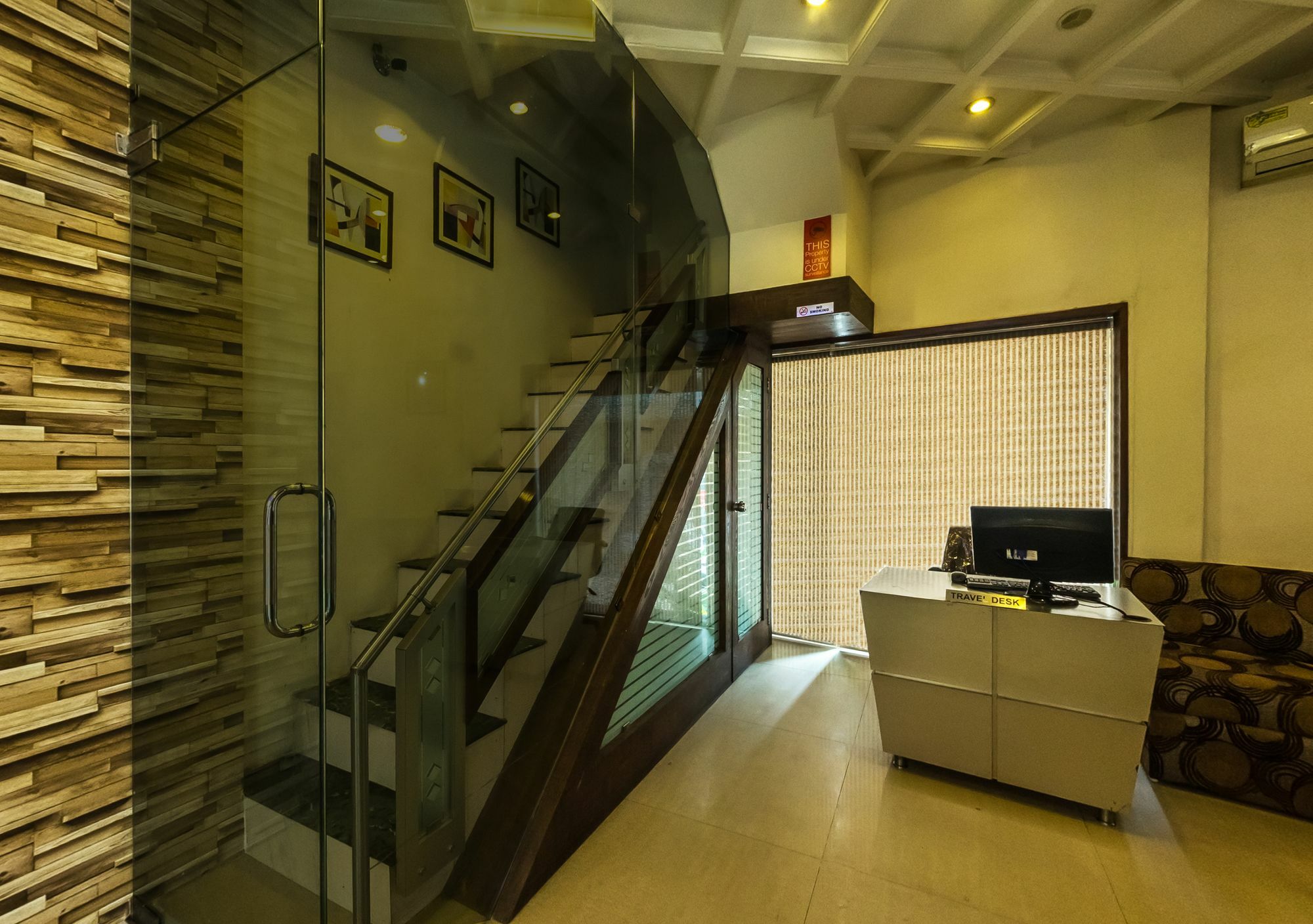 Oyo Flagship 19003 Hotel Rudra Mahal Αχμπανταμπάντ Εξωτερικό φωτογραφία