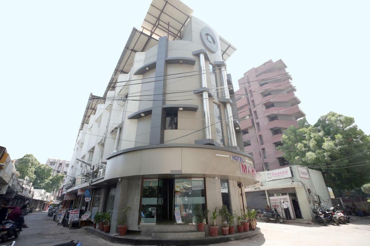 Oyo Flagship 19003 Hotel Rudra Mahal Αχμπανταμπάντ Εξωτερικό φωτογραφία